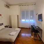 Dock Bay Hostello Hostel