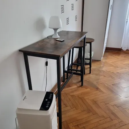 Dock Bay Hostello بيت شباب