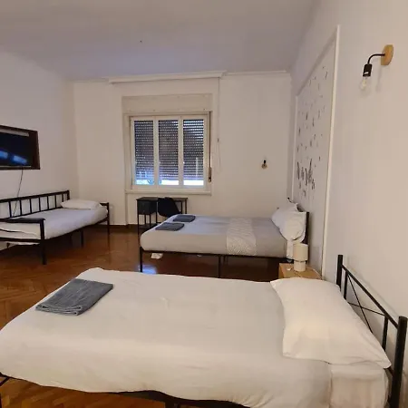 Dock Bay Lodge Hostello Trieste