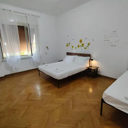 Dock Bay Hostello بيت شباب