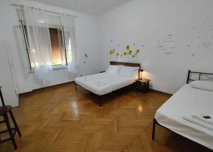 Dock Bay Hostello Hostel